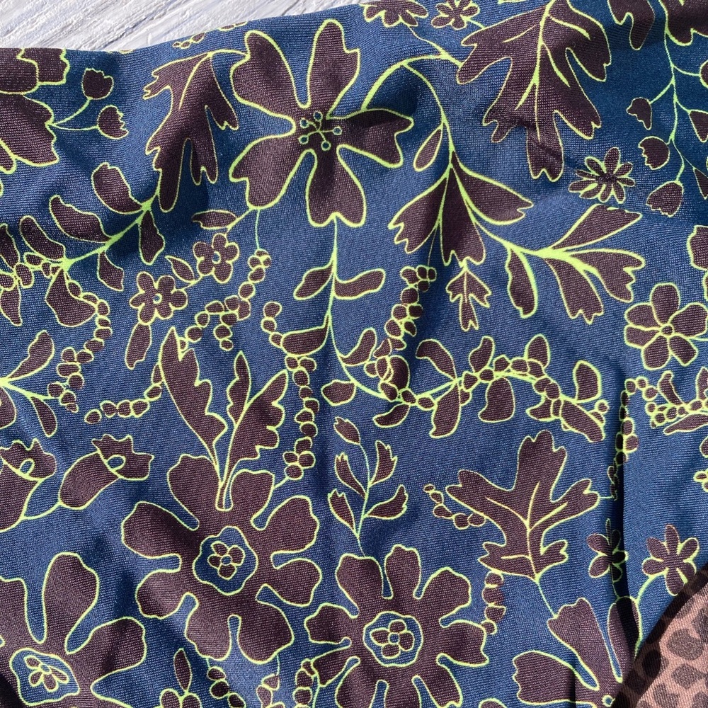 ACACIA - Amari Full Piece Cut Out Swimsuit in Oni - M - Picture 3 of 16